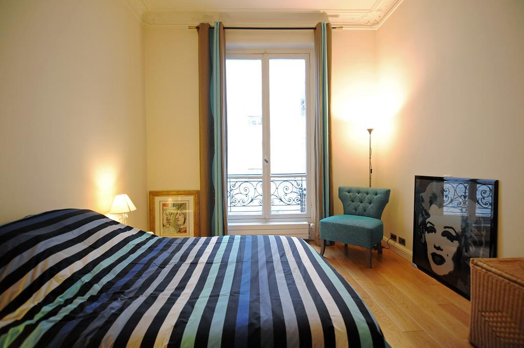 Champs Elysees Homestay - Air Conditioning Paris Zimmer foto